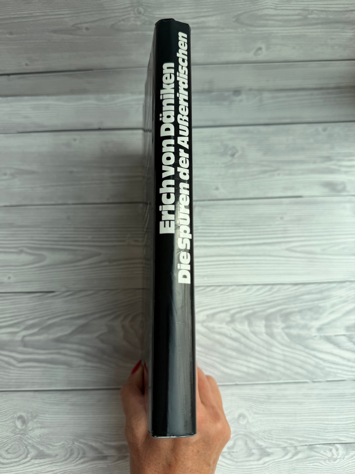 Die Spuren der Außerirdischen - Nachhaltiges Buch