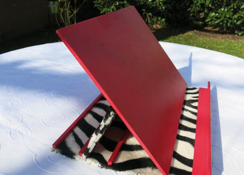 Buchständer Zebra - rot
